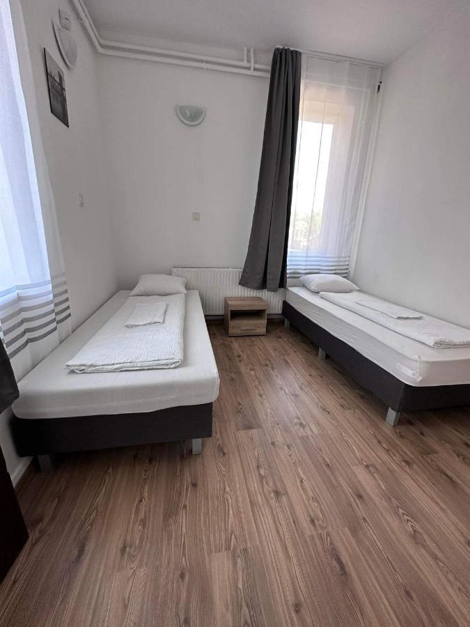 Gabor Panzio Lejlighedshotel Gyál Eksteriør billede
